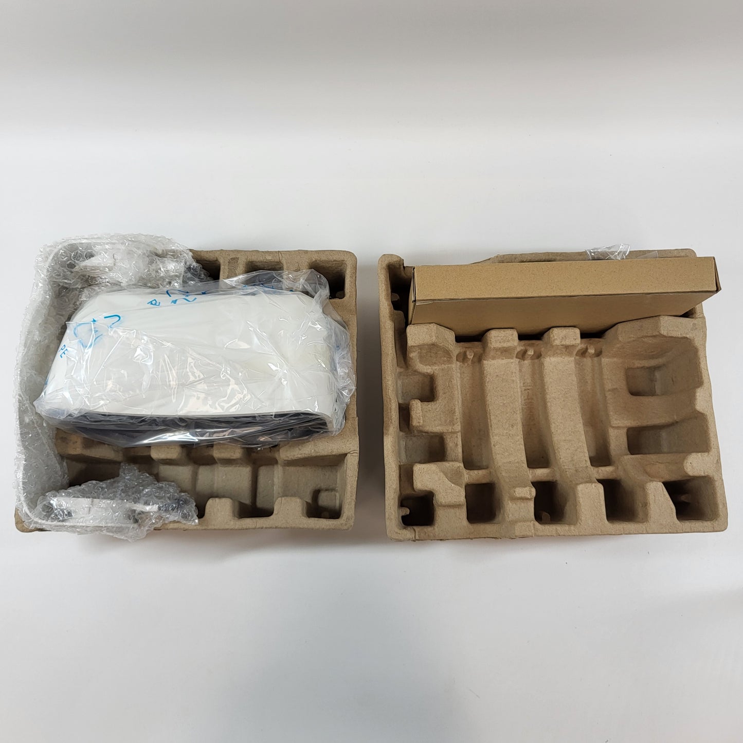 Sonance Professional Series Surface Mount Surface Speaker White PS-S43T