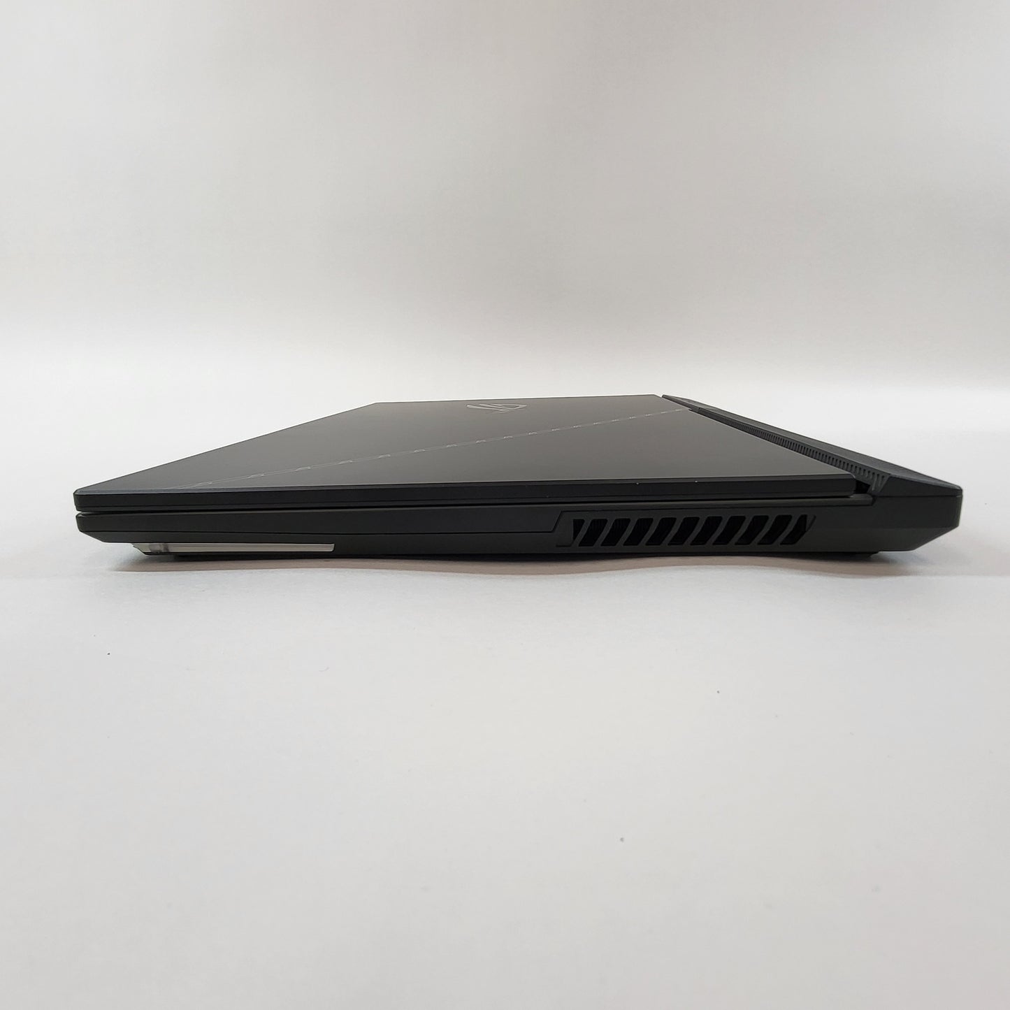 Asus ROG Strix G733PZV 17.3" Ryzen 9 7945HX3D 32GB RAM 2TB GeForce RTX 4080