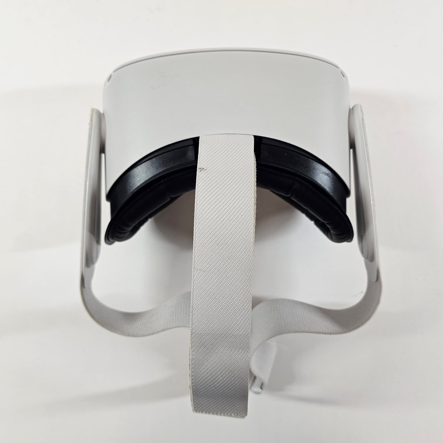 Oculus Quest 2 64GB Standalone All-in-One VR Headset KW49CM READ