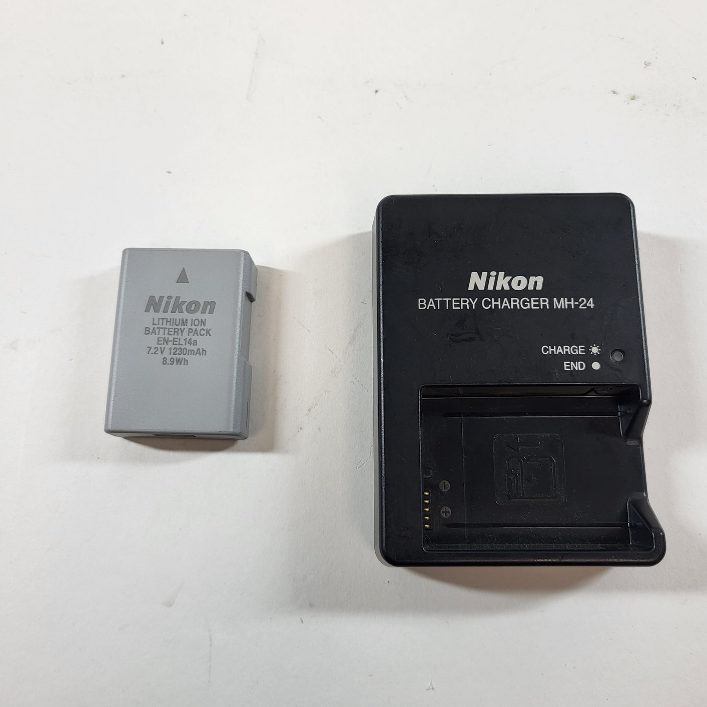 Nikon D3400 24MP Digital SLR DSLR Camera 4509 Shutter Count