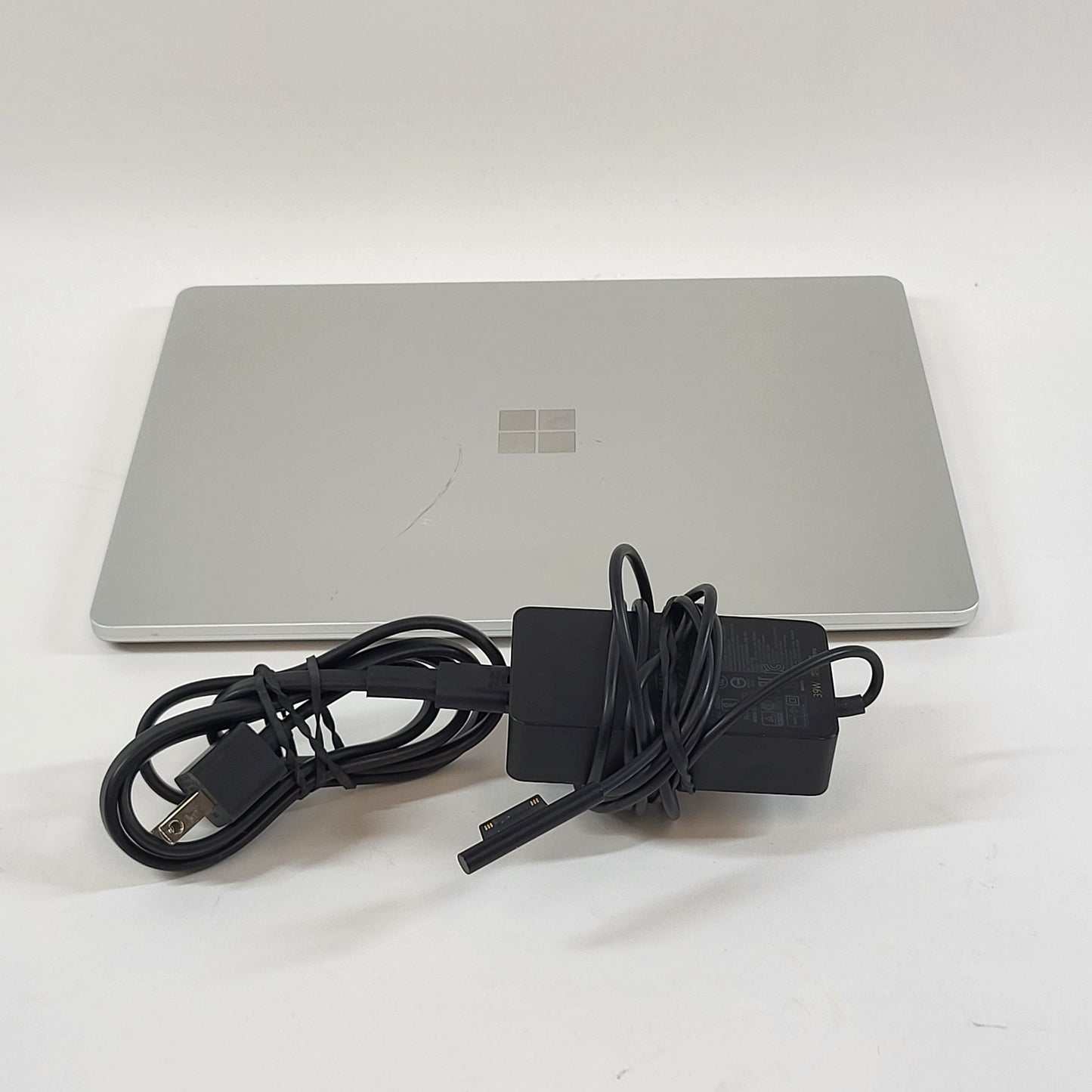 Microsoft Surface Laptop Go 2 1943 12.4" i5-1035G1 3.6GHz 8GB RAM 256GB SSD