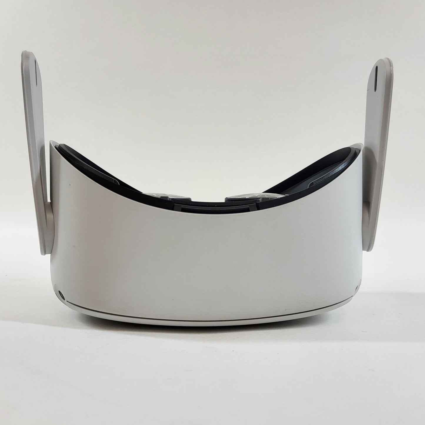 Meta Quest 2 128GB Standalone All-in-One VR Headset KW49CM READ