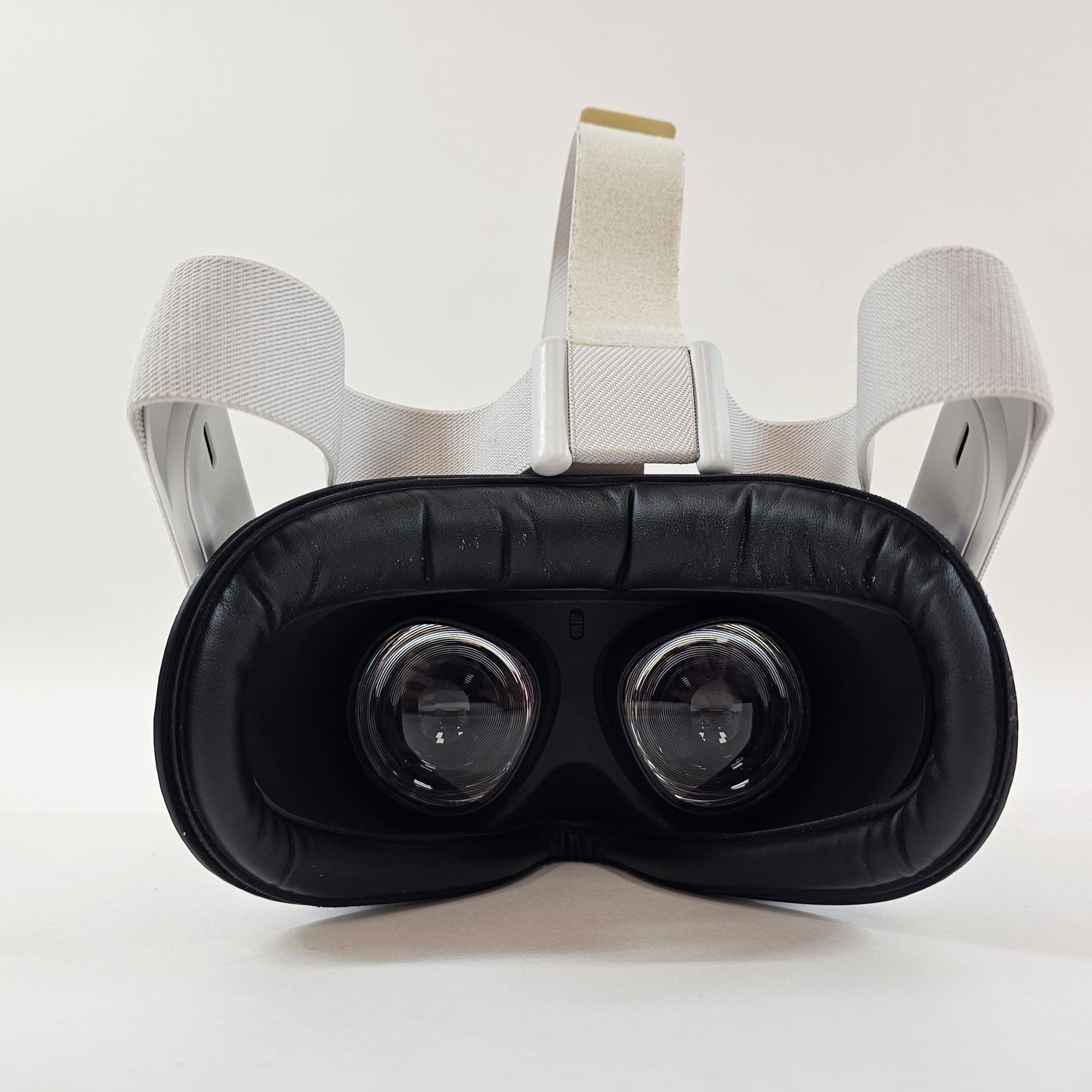 Oculus Quest 2 64GB Standalone All-in-One VR Headset KW49CM READ