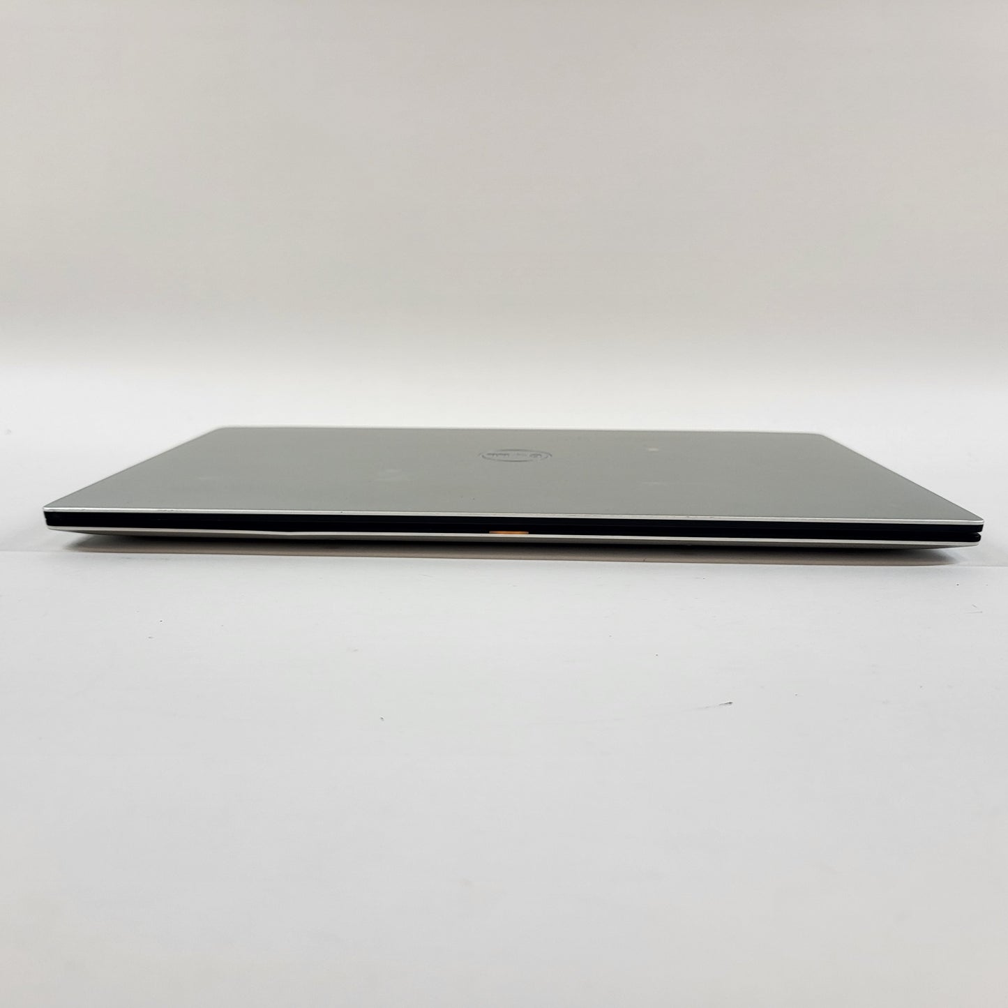 Dell xps 13 7390 P82G 13.3" i7-10710u 1.1GHz 16GB RAM 512GB SSD READ