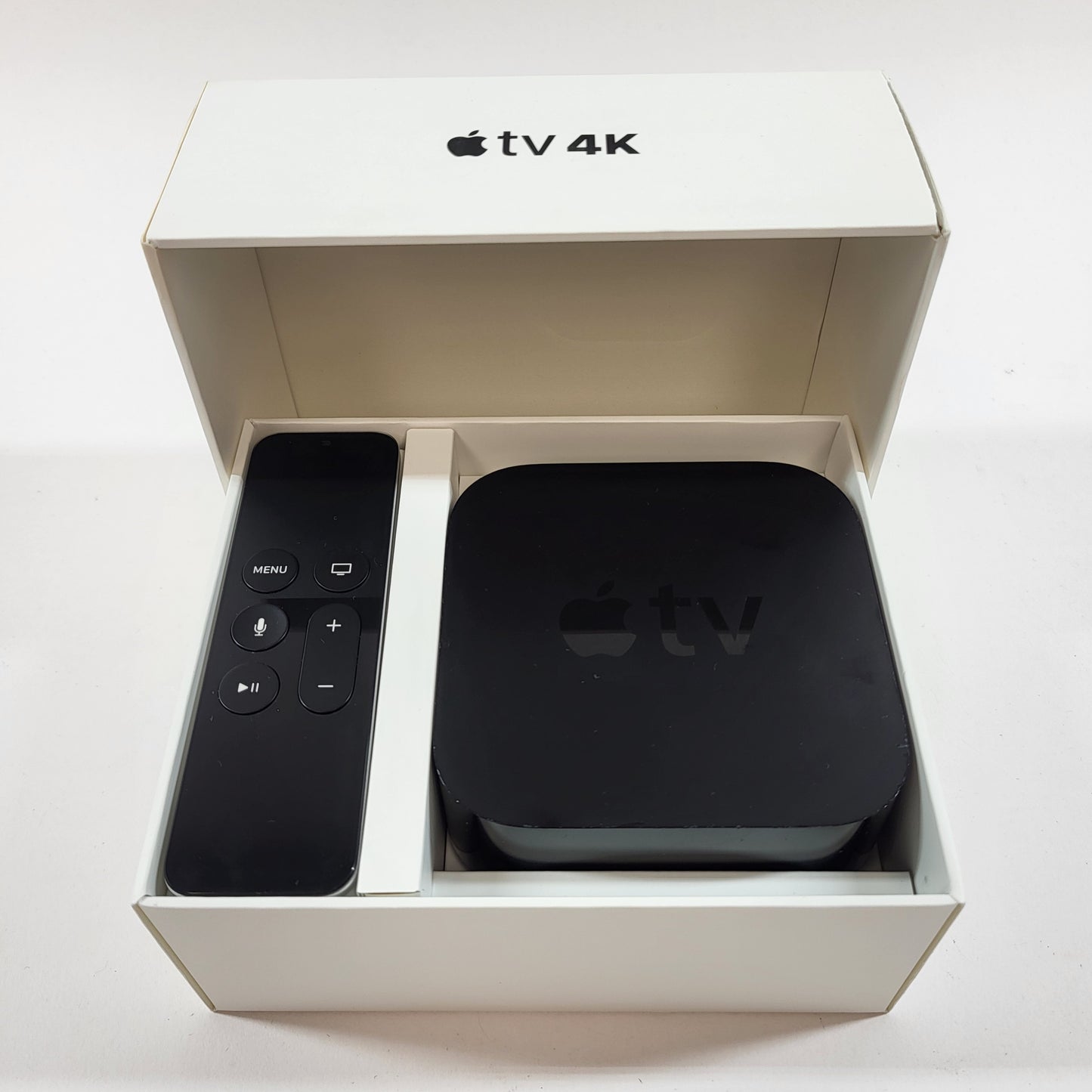 Apple TV 4K 1st Gen 32GB Digital HD Media Streamer MQD22LL/A WiFi + Ethernet