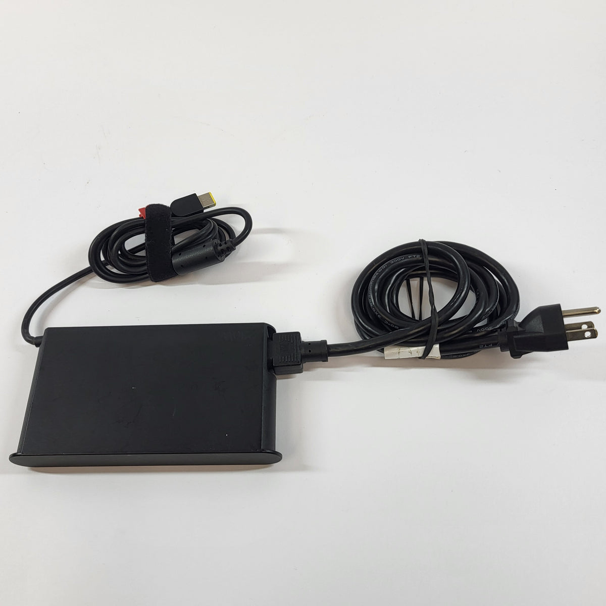 Lenovo ThinkPad ThunderBolt 4 40B0 DK2131 230W Thunderbolt 4 Workstation Dock