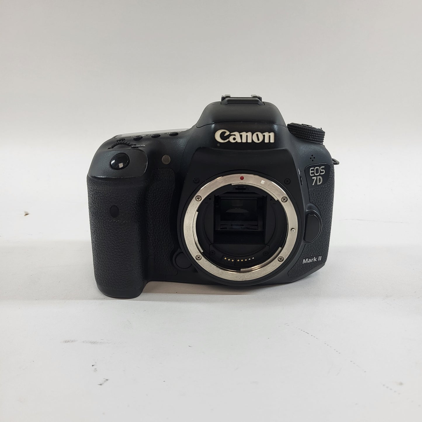 Canon EOS 7D Mark II 20.2MP Digital SLR DSLR Camera