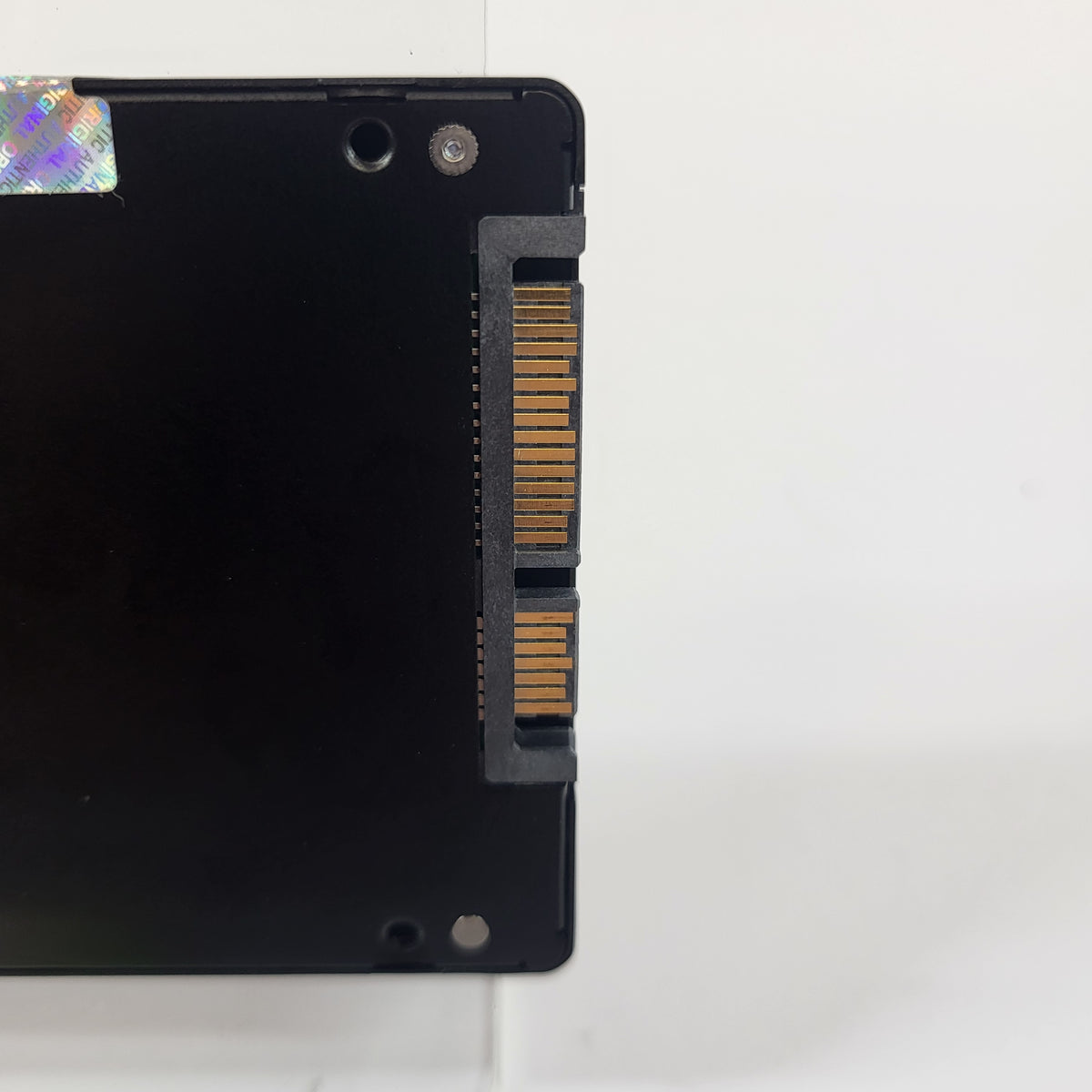 Micron 2.5" 5300 PRO 2TB SATA III 6Gbps SSD MTFDDAK1T9TDS-1AW1ZABYY