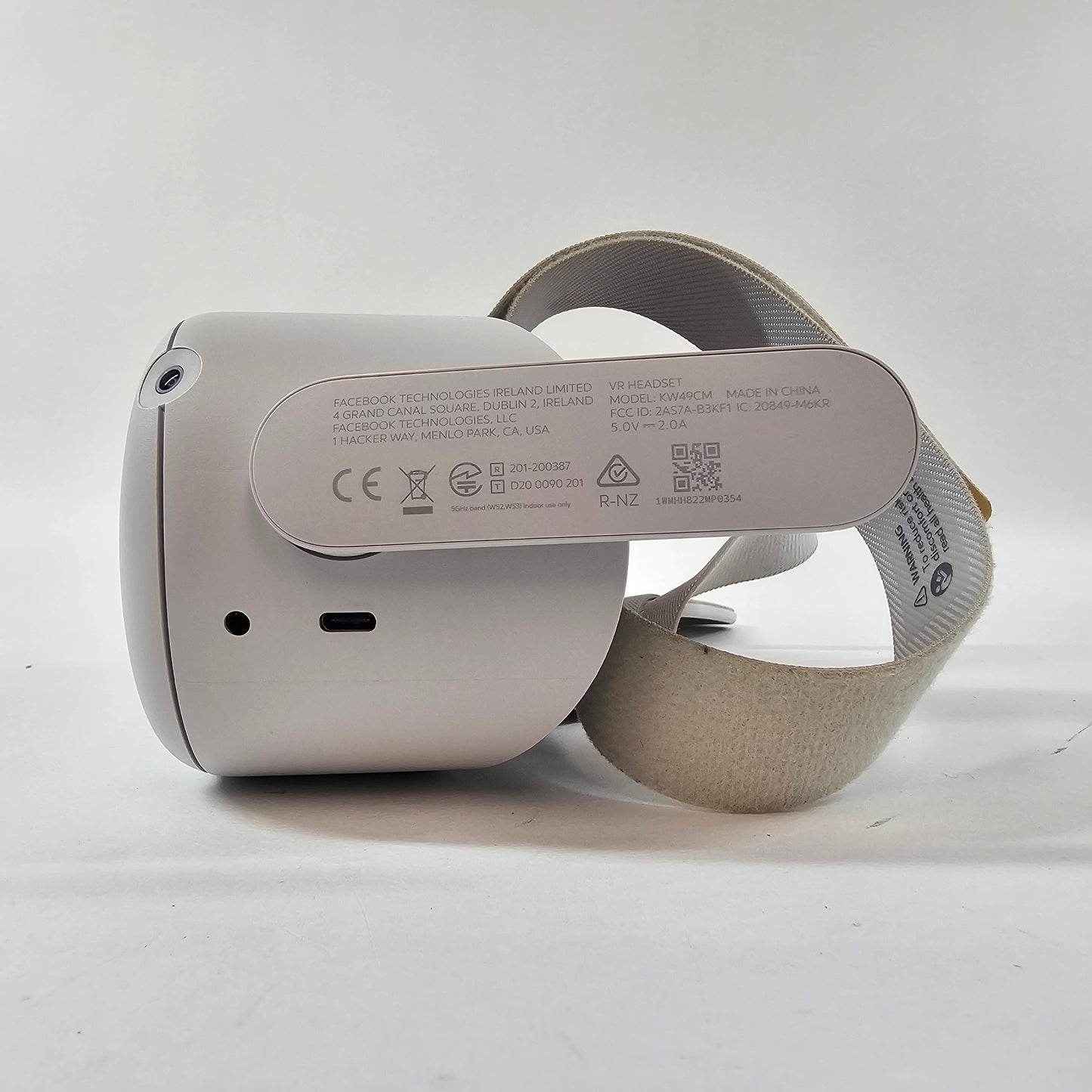 Oculus Quest 2 256GB Standalone All-in-One VR Headset KW49CM