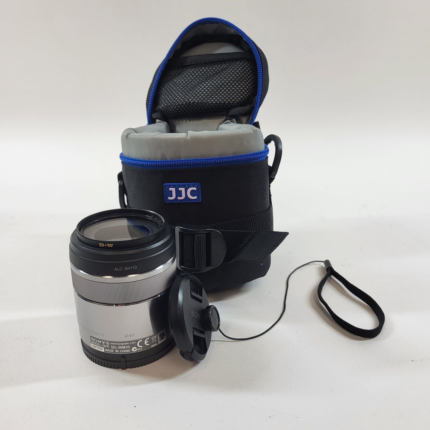 Sony SEL30M35 11.82mm f/3.5 E-Mount Macro SEL30M35 Auto Lens
