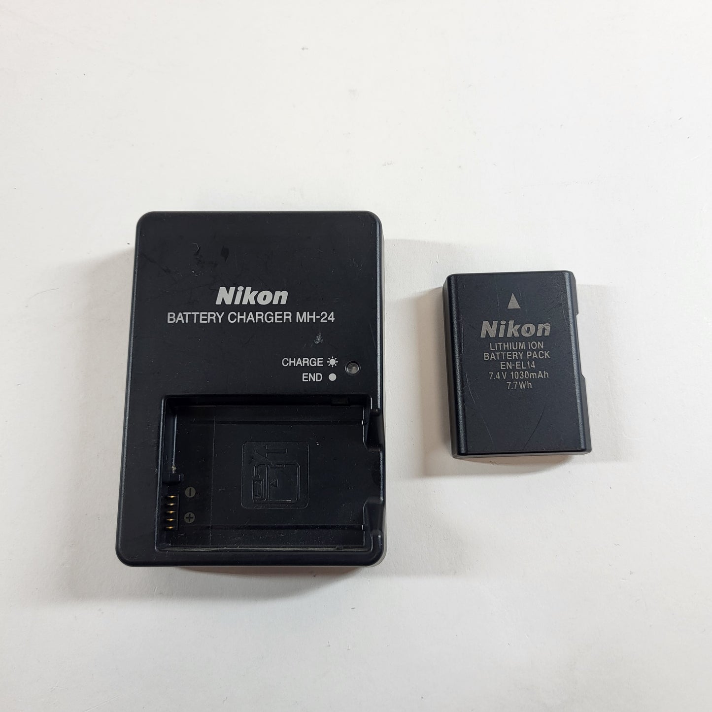 Nikon D3100 14.2MP Digital SLR DSLR Camera 5938 Shutter Count