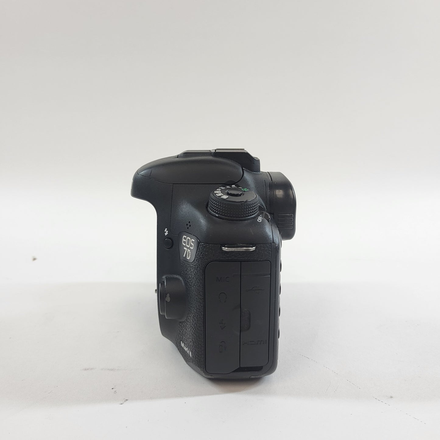 Canon EOS 7D Mark II 20.2MP Digital SLR DSLR Camera