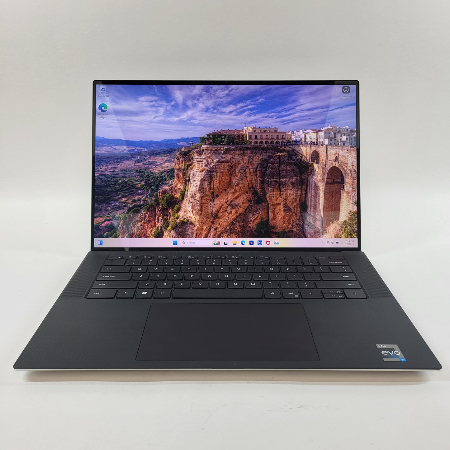 Dell XPS i9-13900H  32GB RAM 1TB SSD GeForce RTX 4070