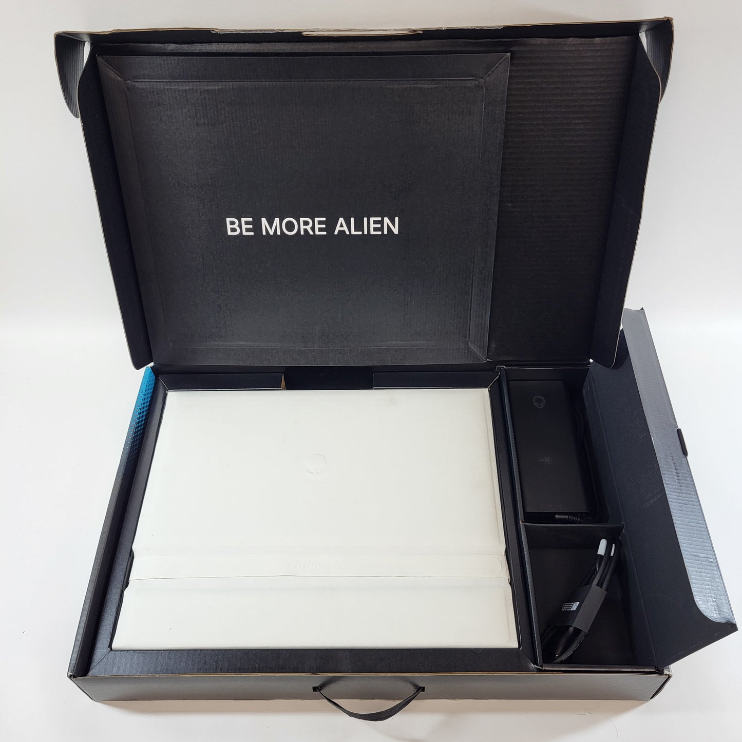 New Alienware 18 AREA-51 18" Core Ultra 9 275HX 32GB RAM RTX 5080 READ