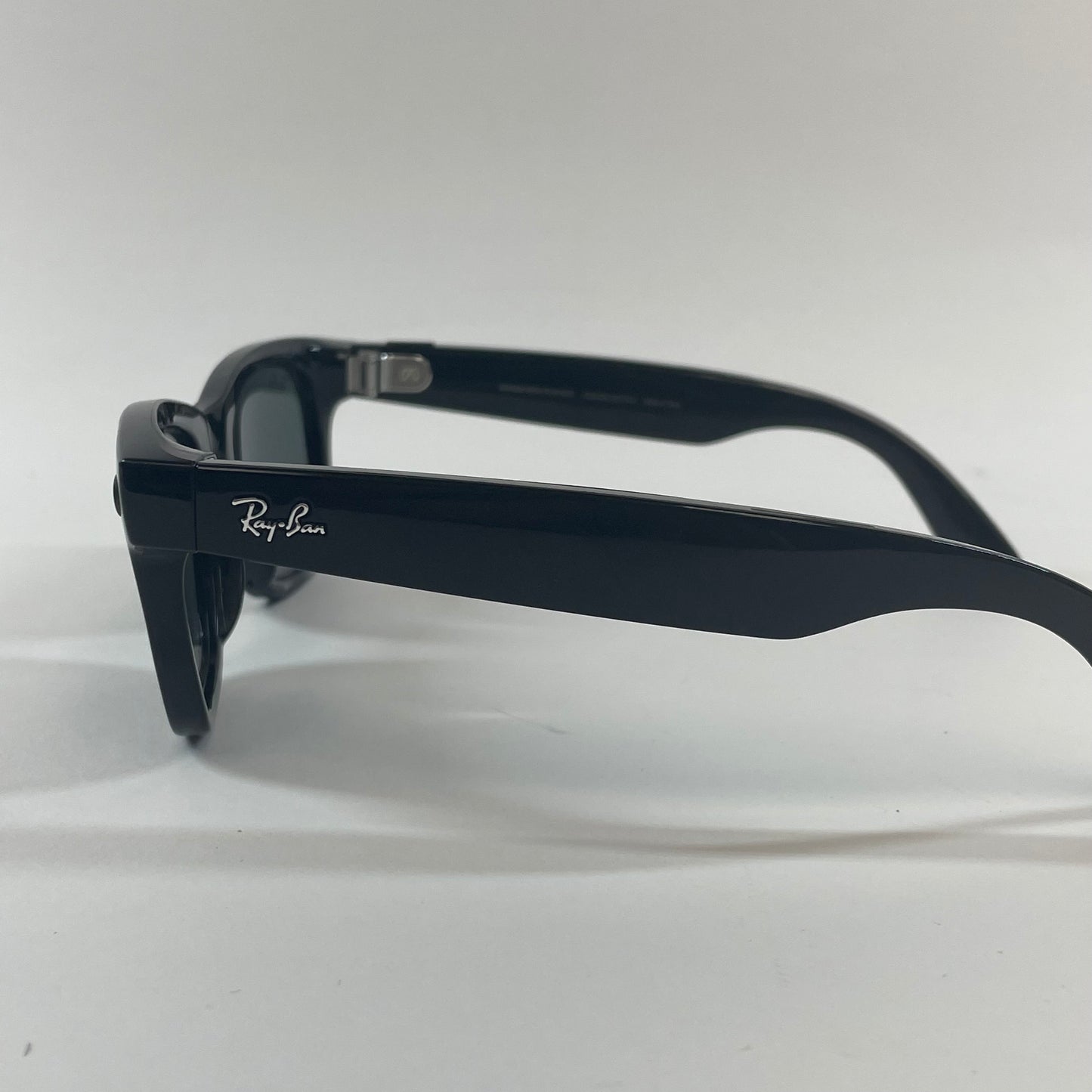 Ray-Ban Meta Wayfarer Gen 1 Matte Black RW4006 601S1M AI Smart Glasses