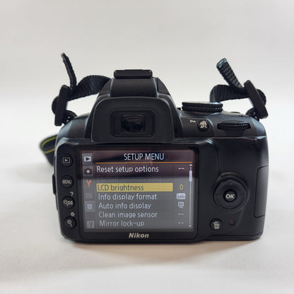 Nikon D3000 10.2MP Digital SLR DSLR Camera 5870 Shutter Count Bundle