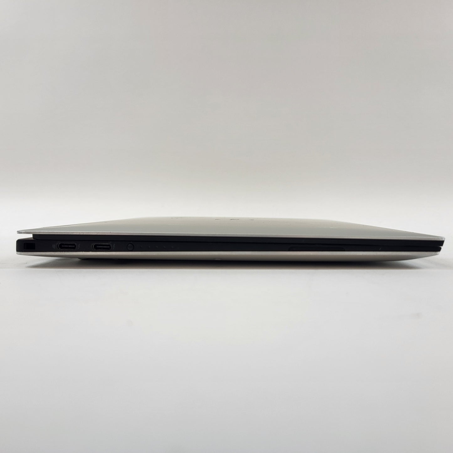 Dell xps 13 7390 P82G 13.3" i7-10710u 1.1GHz 16GB RAM 512GB SSD READ