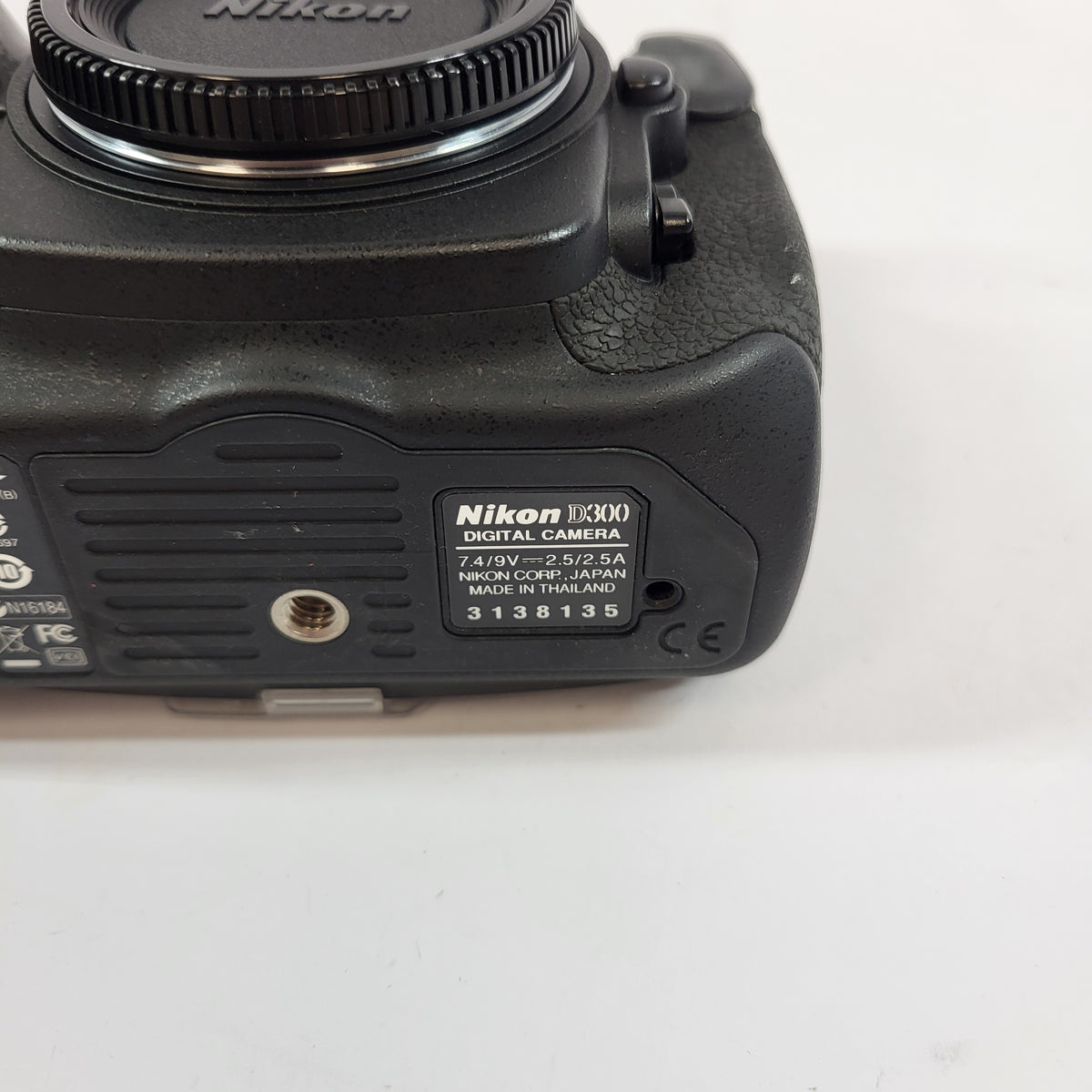 Nikon D300 12.3MP Digital SLR DSLR Camera