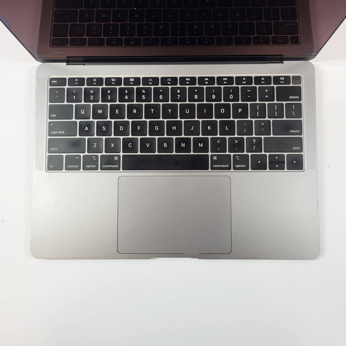 2019 Apple MacBook Air 13.3" i5 1.6GHz 8GB RAM 128GB SSD Space Gray A1932
