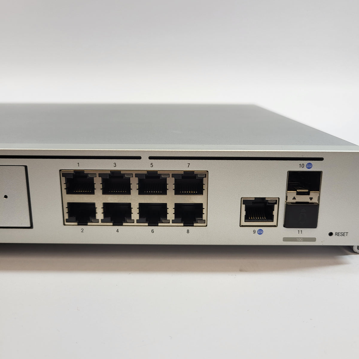 UniFi Dream Machine Pro 11-Port Security Gateway UDM-PRO