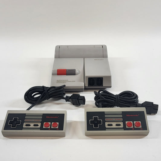 Nintendo NES Control Deck Video Game Console NES-101 Gray
