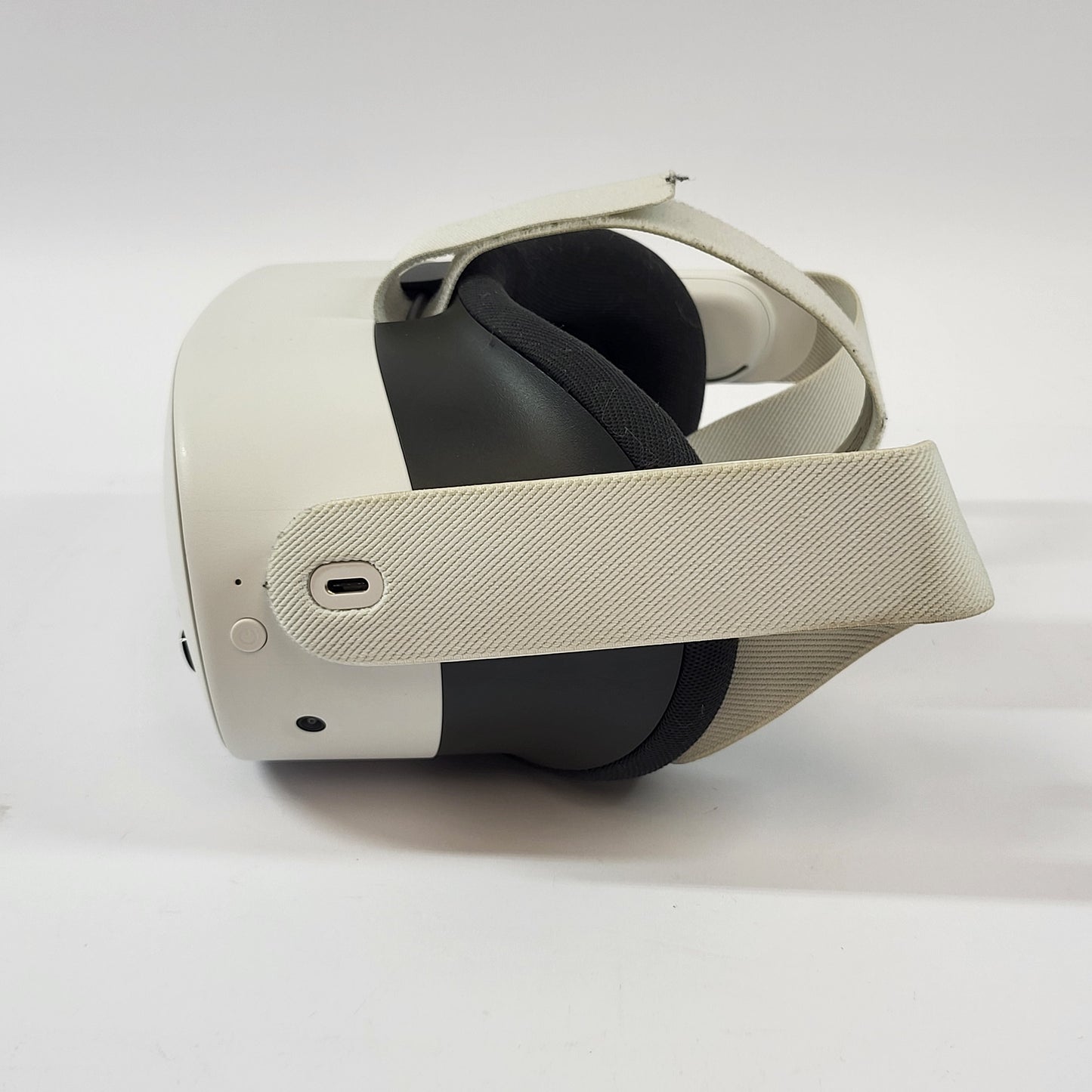Meta Quest 3S 128GB Standalone All-in-One VR Headset P97