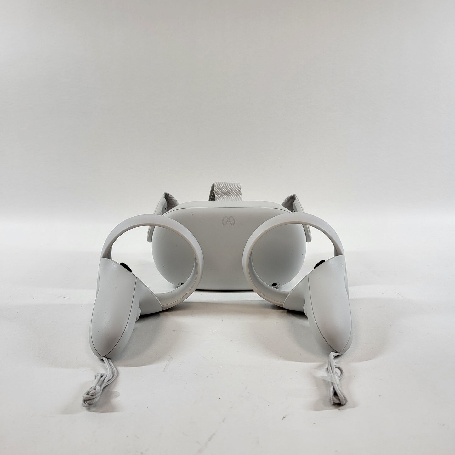 Meta Quest 2 128GB Standalone All-in-One VR Headset KW49CM READ