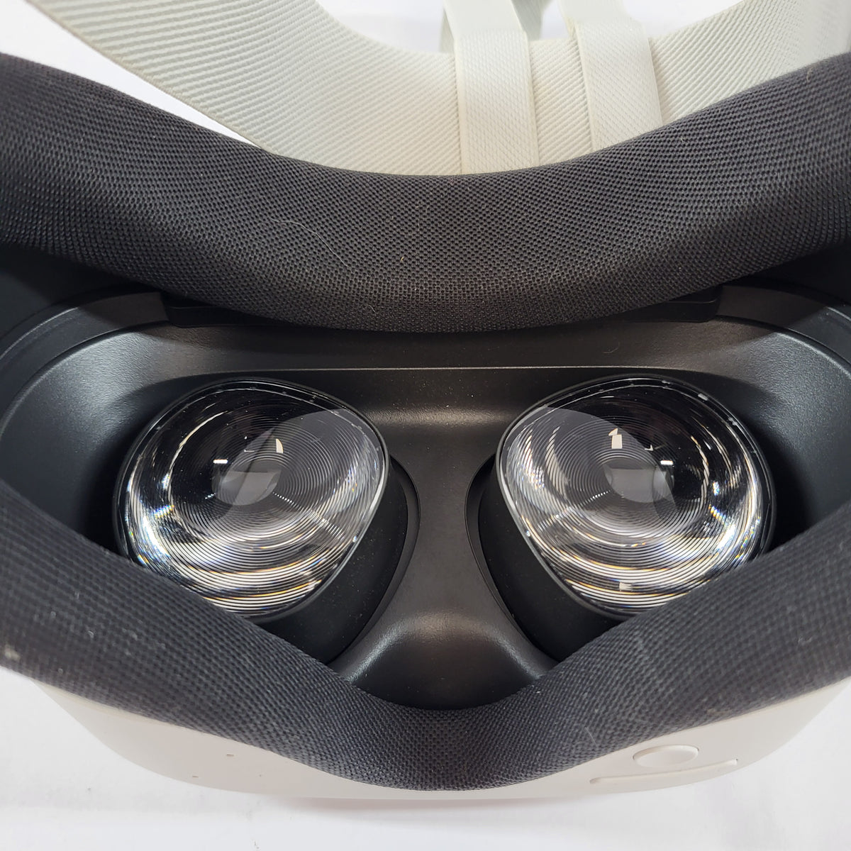 Meta Quest 3S 128GB Standalone All-in-One VR Headset P97