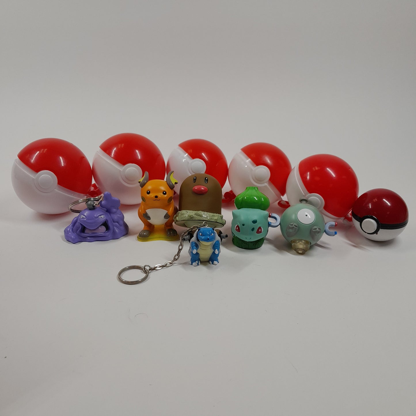 Vintage 1999 Burger King Pokeball Keychain Set of 6