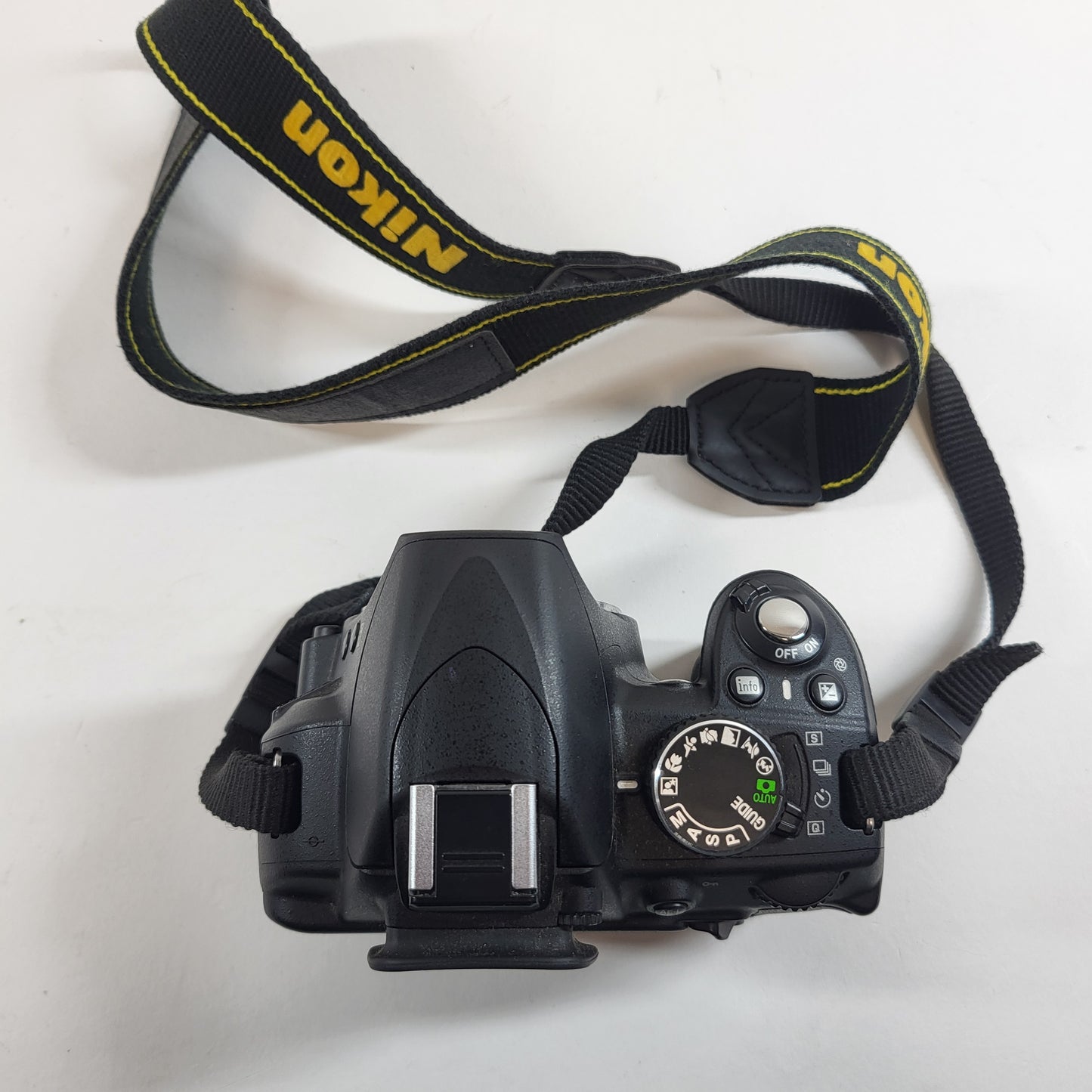 Nikon D3100 14.2MP Digital SLR DSLR Camera 5938 Shutter Count