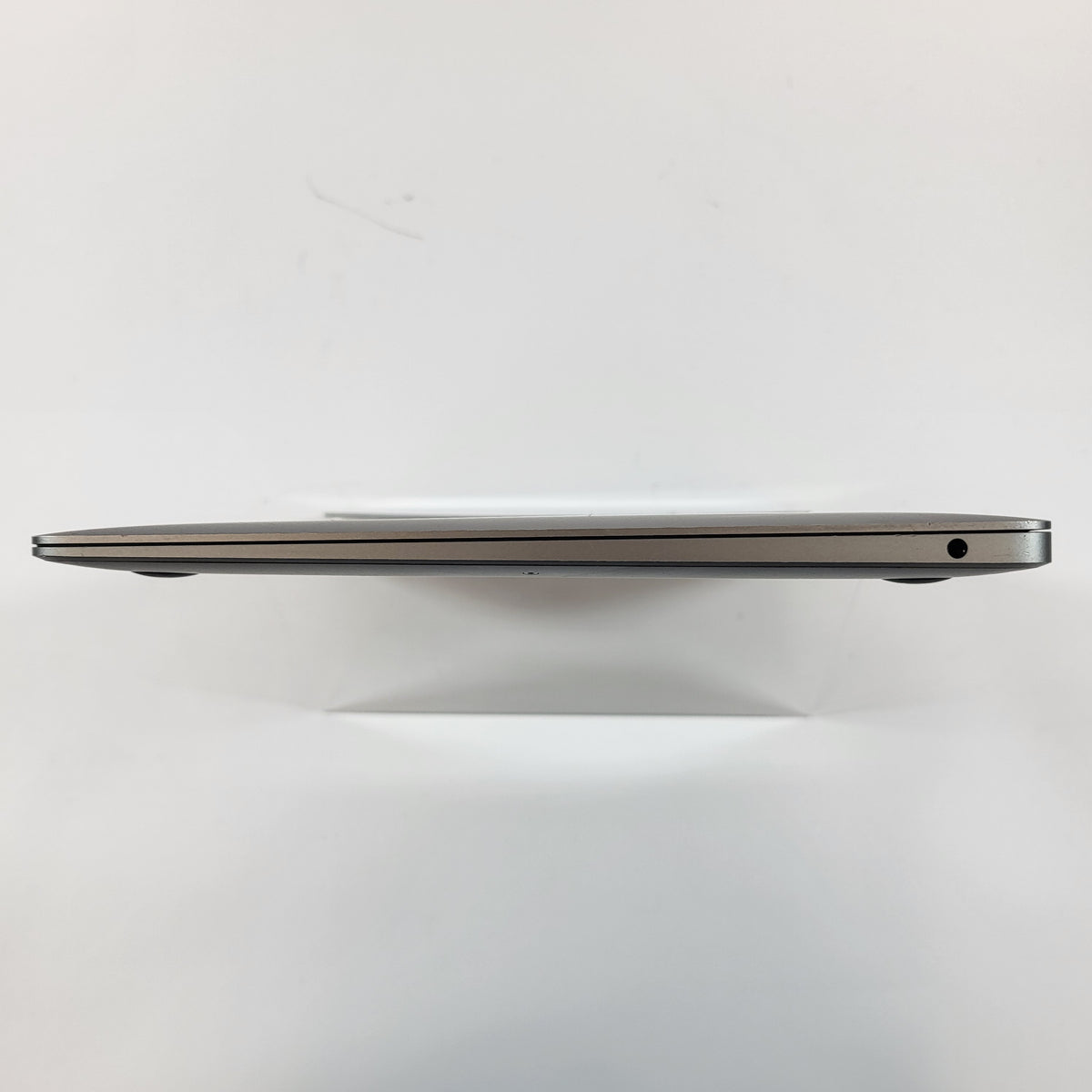 2019 Apple MacBook Air 13.3" i5 1.6GHz 8GB RAM 128GB SSD Space Gray A1932