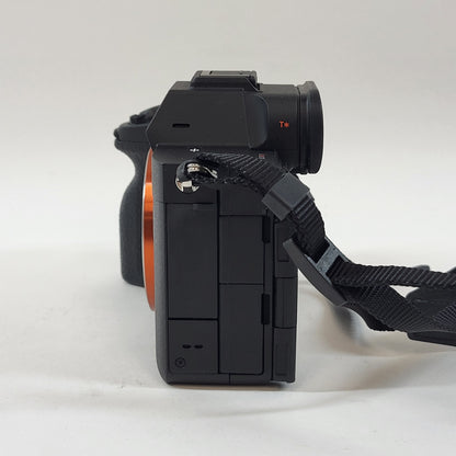 Sony Alpha A7R V 61MP Mirrorless Digital Camera 1496 Shutter Count READ