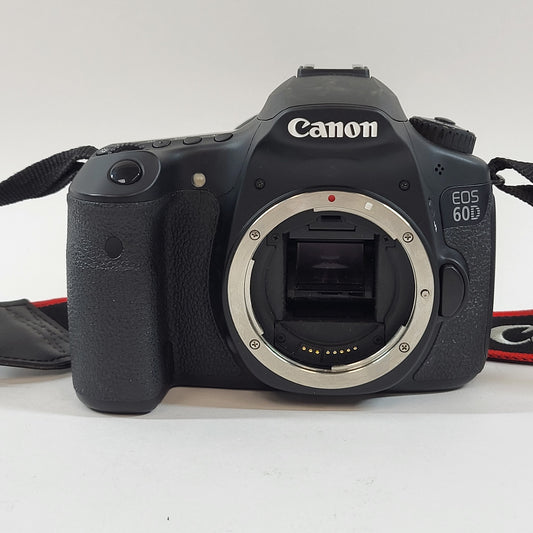 Broken Canon EOS 60D 18.0MP Digital SLR DSLR Camera Cracked Viewfinder