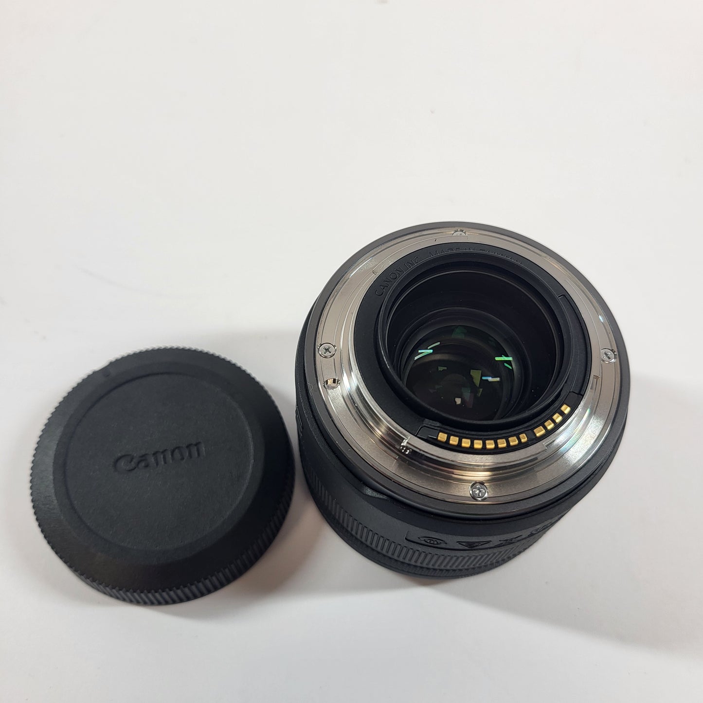 Canon RF Wide Angle 35mm f/1.8 IS STM Auto & Manual Lens