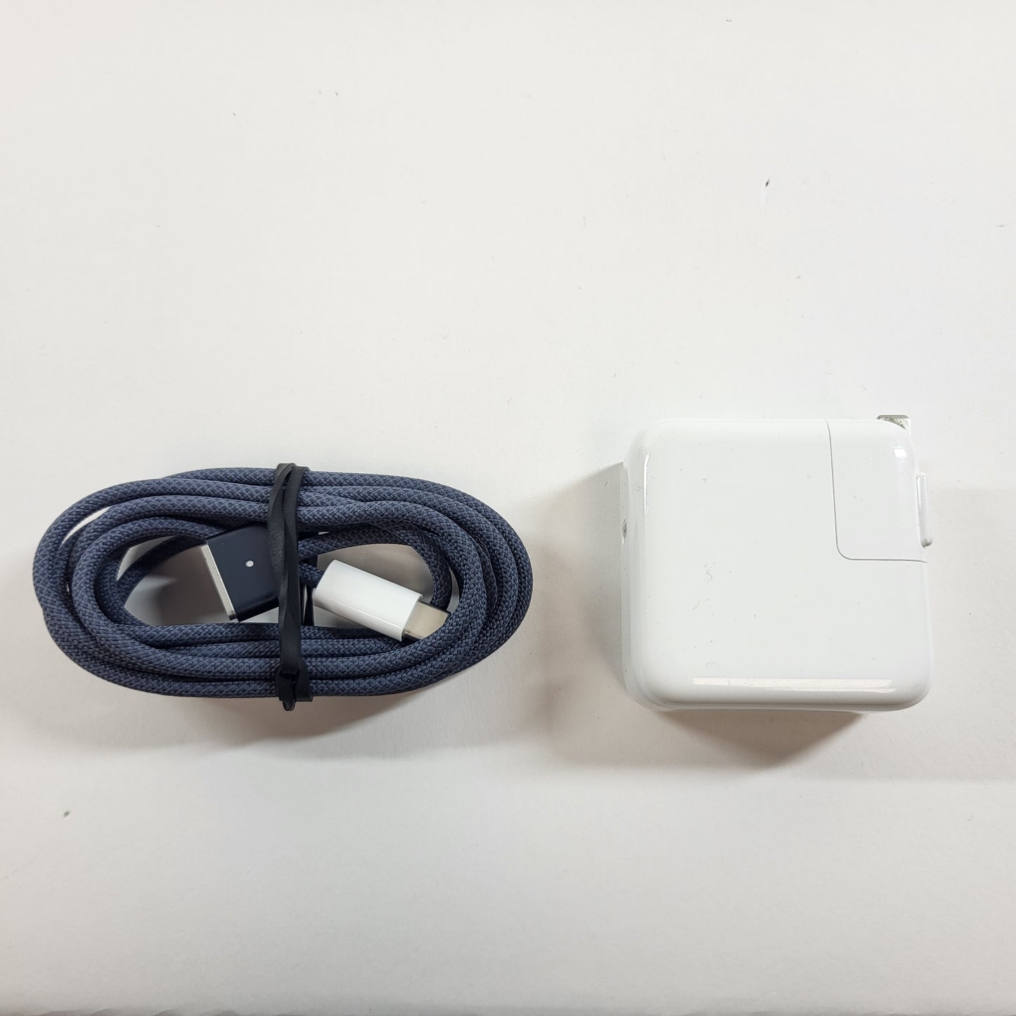 2025 Apple MacBook Air 13.6" M4 8C GPU 4.5GHz 16GB RAM 256GB SSD A3240
