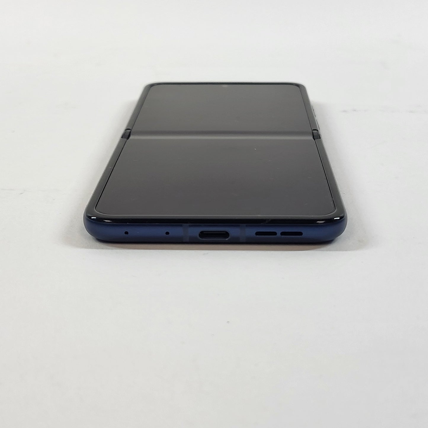Cricket Motorola Razr 2025 256GB 16 Alpine Blue XT2553-5 READ