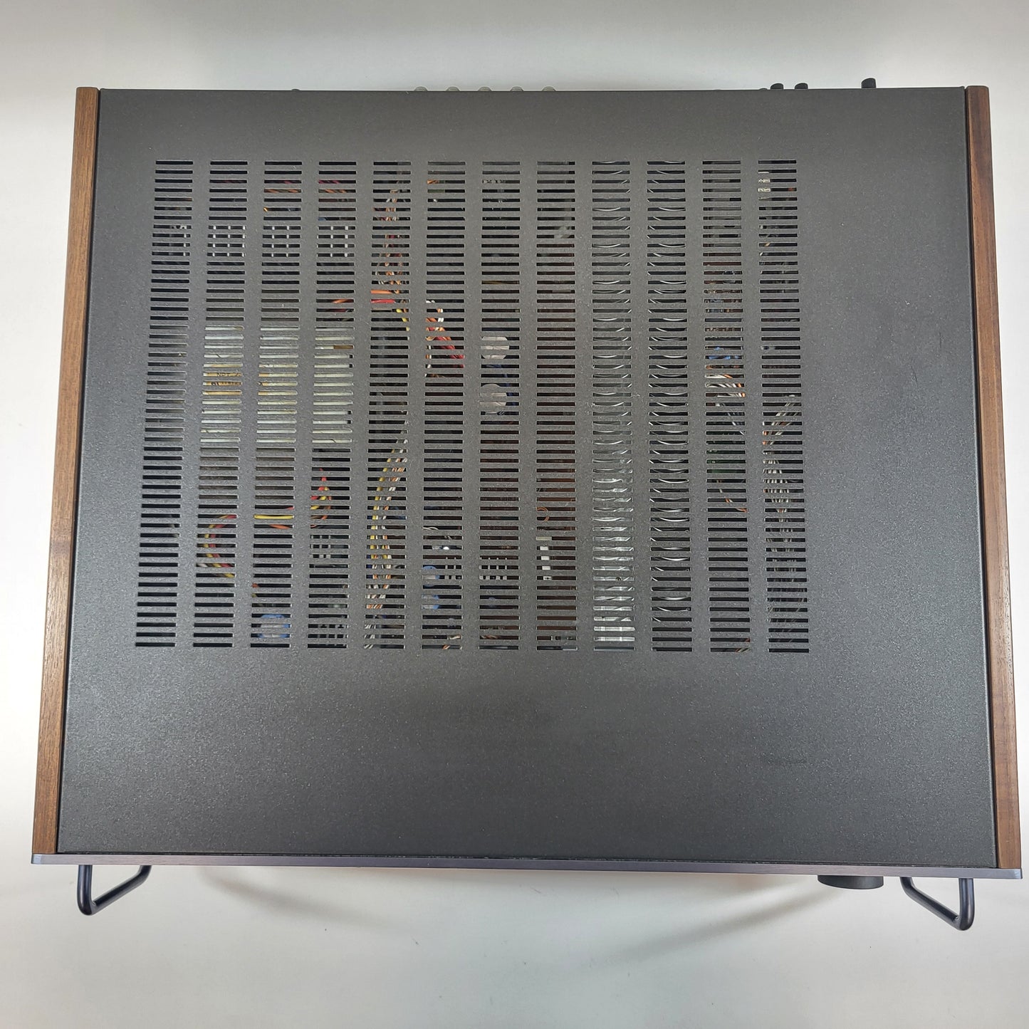 Carver Magnetic Field Amplifier Audio Video Sound Receiver AVR-100 READ