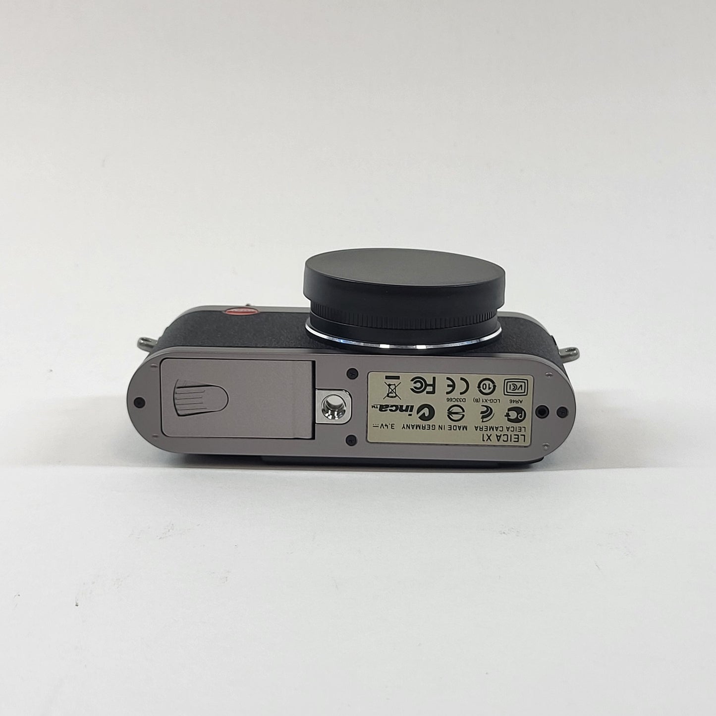 Leica X1 12.2MP Digital Camera READ