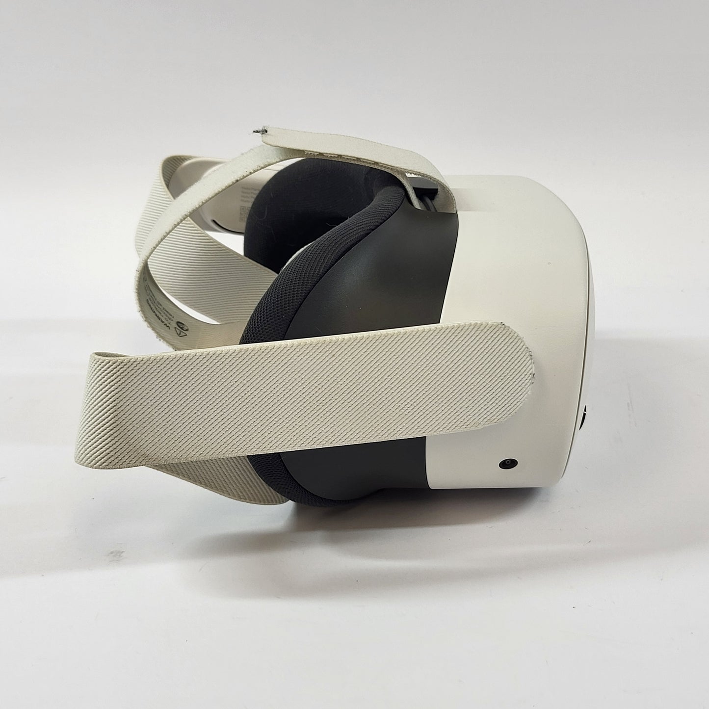 Meta Quest 3S 128GB Standalone All-in-One VR Headset P97