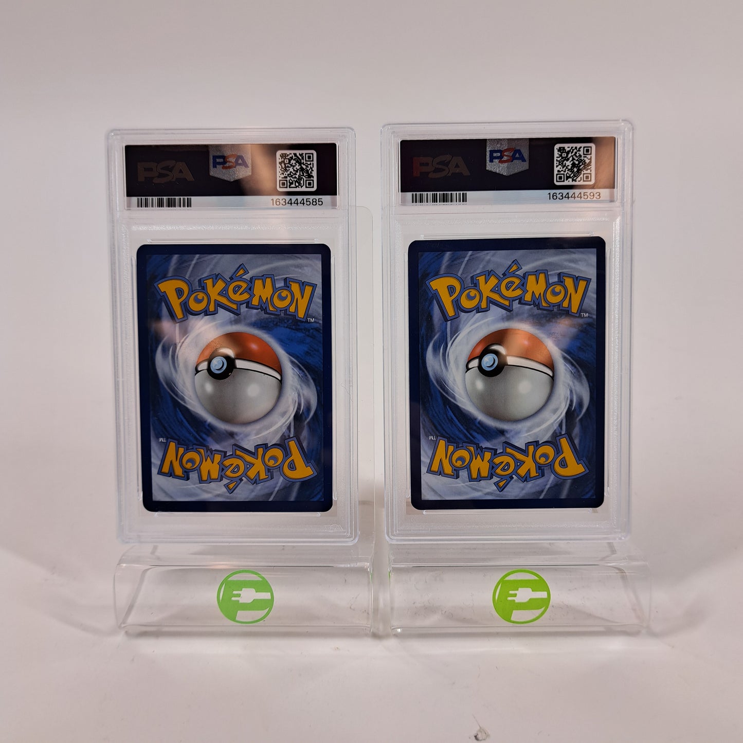 Pokémon TCG Scarlet & Violet Mew ex & Mewtwo 053, 052 Holo English PSA 8