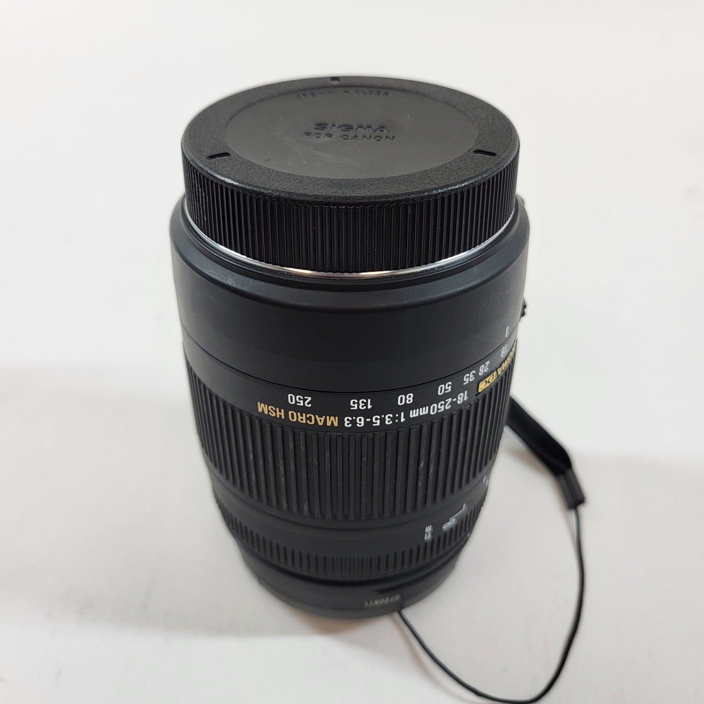 Sigma DC HSM 18-250mm f/3.5-6.3 OS Zoom Lens READ