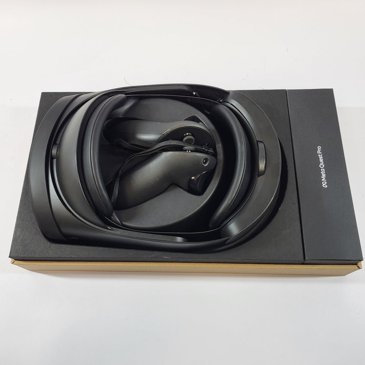 Meta Quest Pro 256GB Standalone All-in-One VR Headset DK94EC