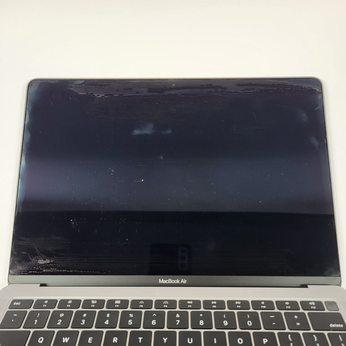2019 Apple MacBook Air 13.3" i5 1.6GHz 8GB RAM 128GB SSD Space Gray A1932