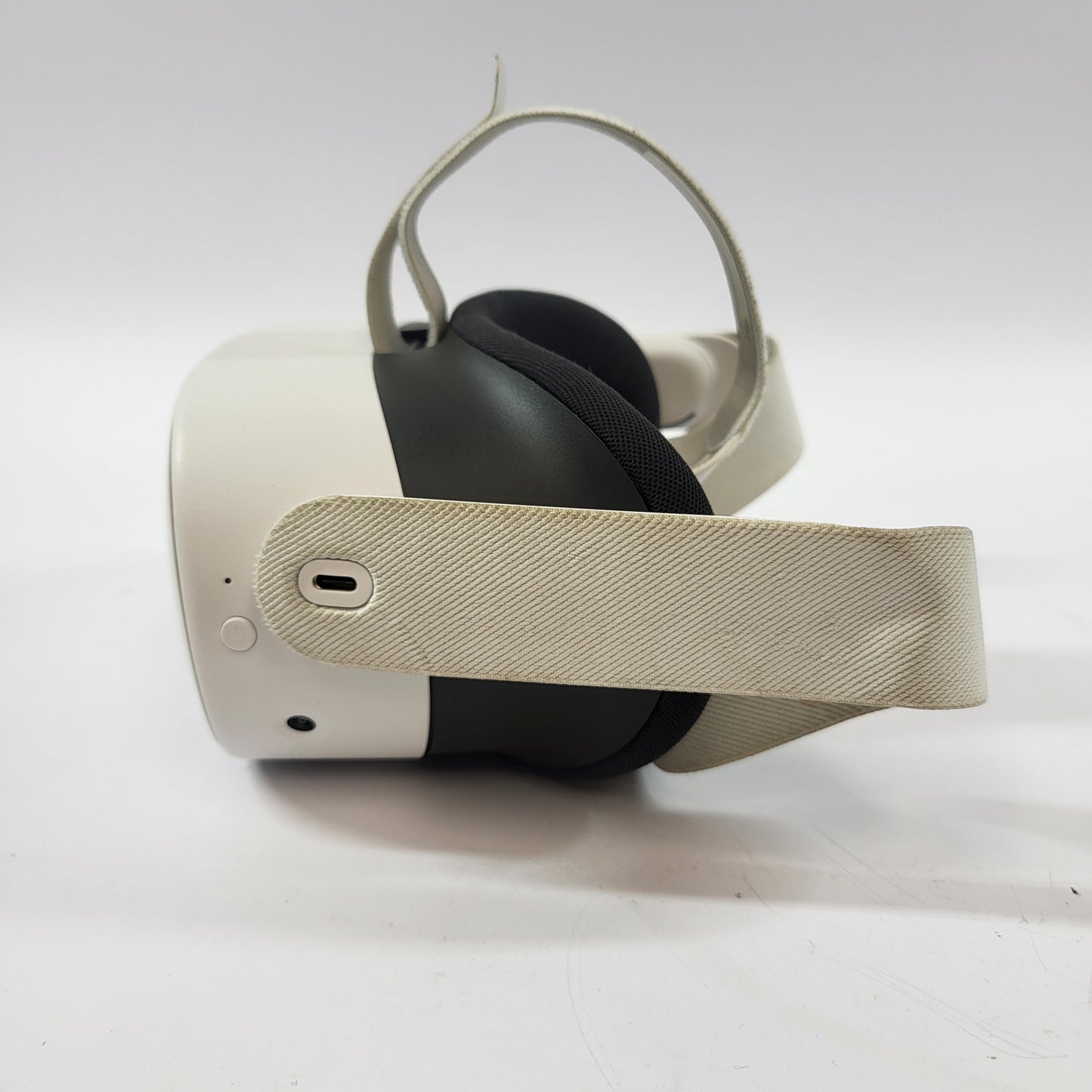 Meta Quest 3S 128GB Standalone All-in-One VR Headset P97