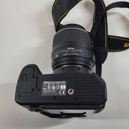 Nikon D3000 10.2MP Digital SLR DSLR Camera 5870 Shutter Count Bundle