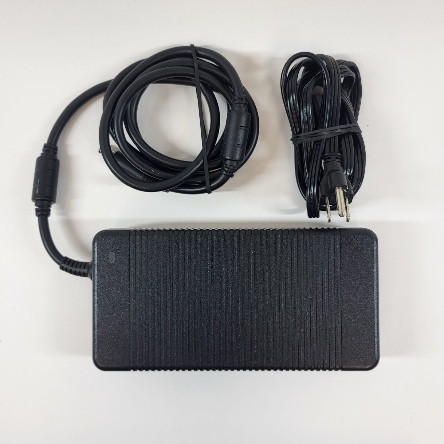 Alienware M17 R3 17.3" i7-10750H 4.6GHz 16GB RAM 256GB SSD GeForce RTX 2060