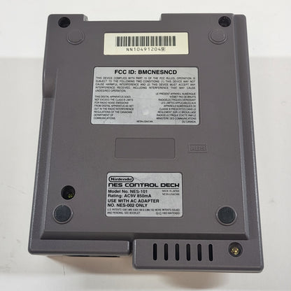 Nintendo NES Control Deck Video Game Console NES-101 Gray