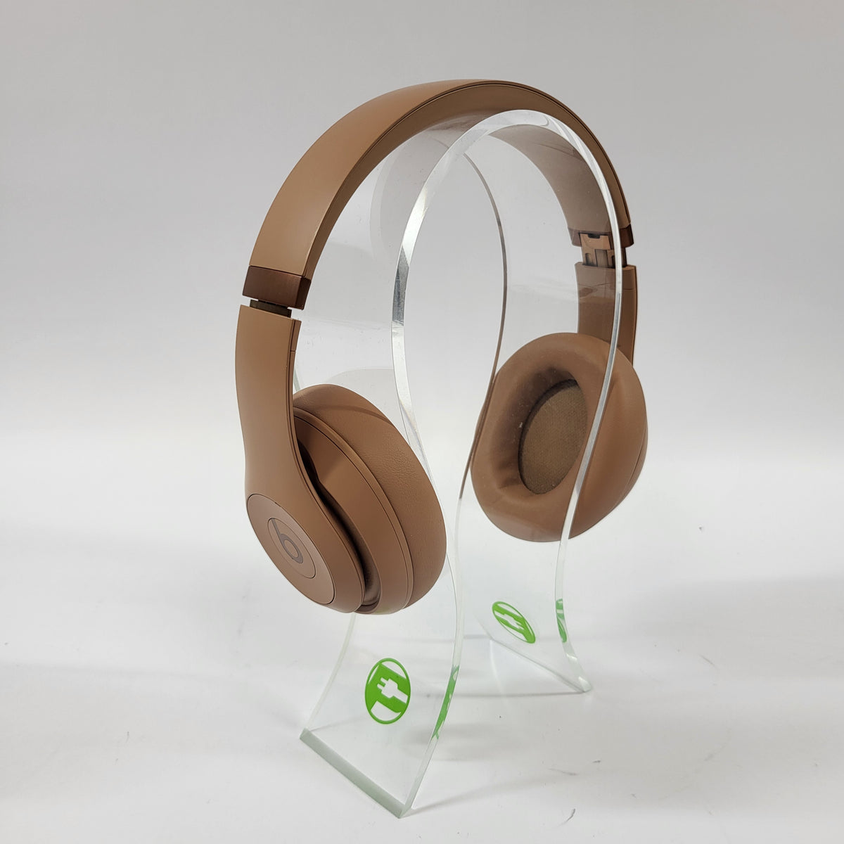 Beats Studio Pro Deep Brown MQTQ3LL/A