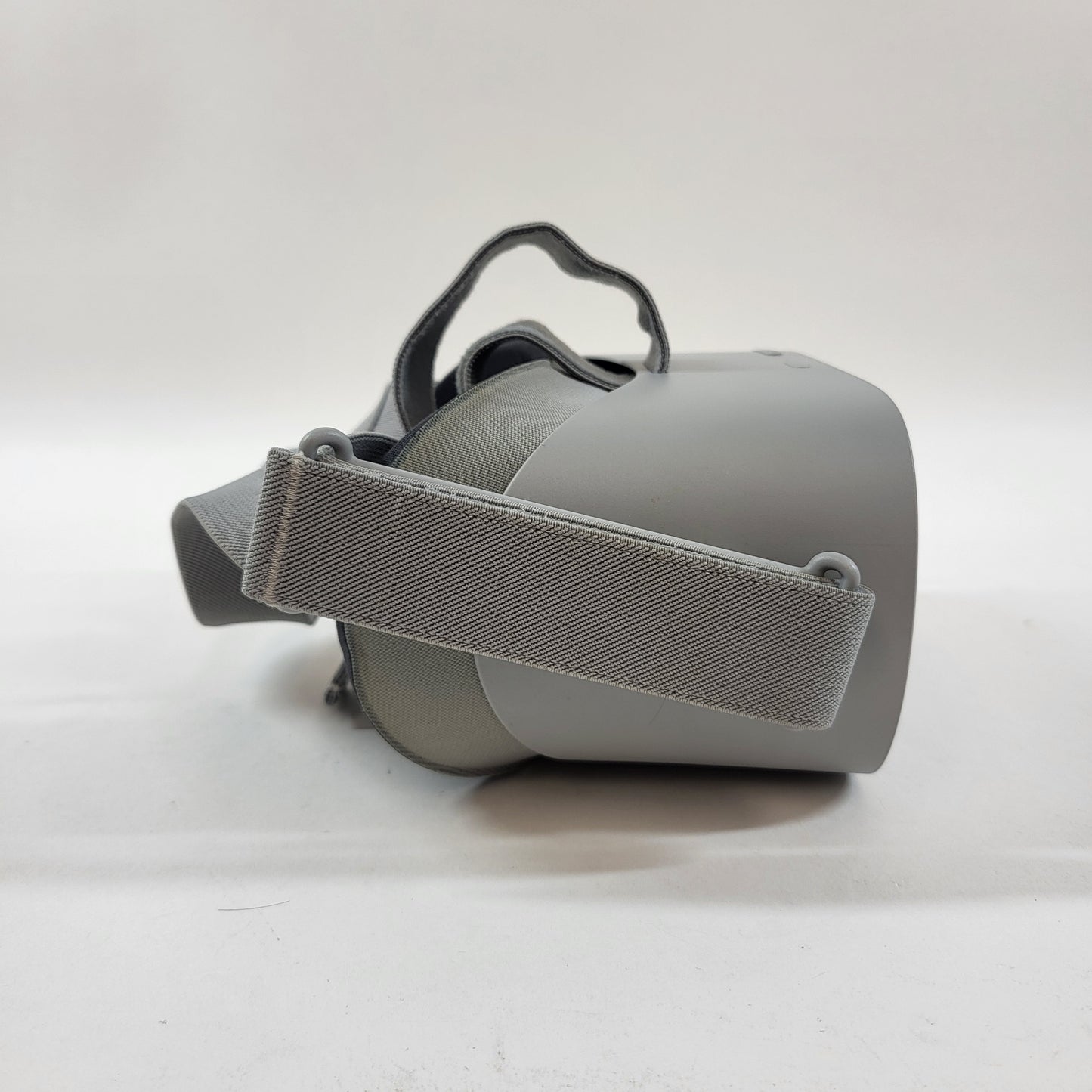 Oculus Go 64GB Standalone All-in-One VR Headset 301-00102-01