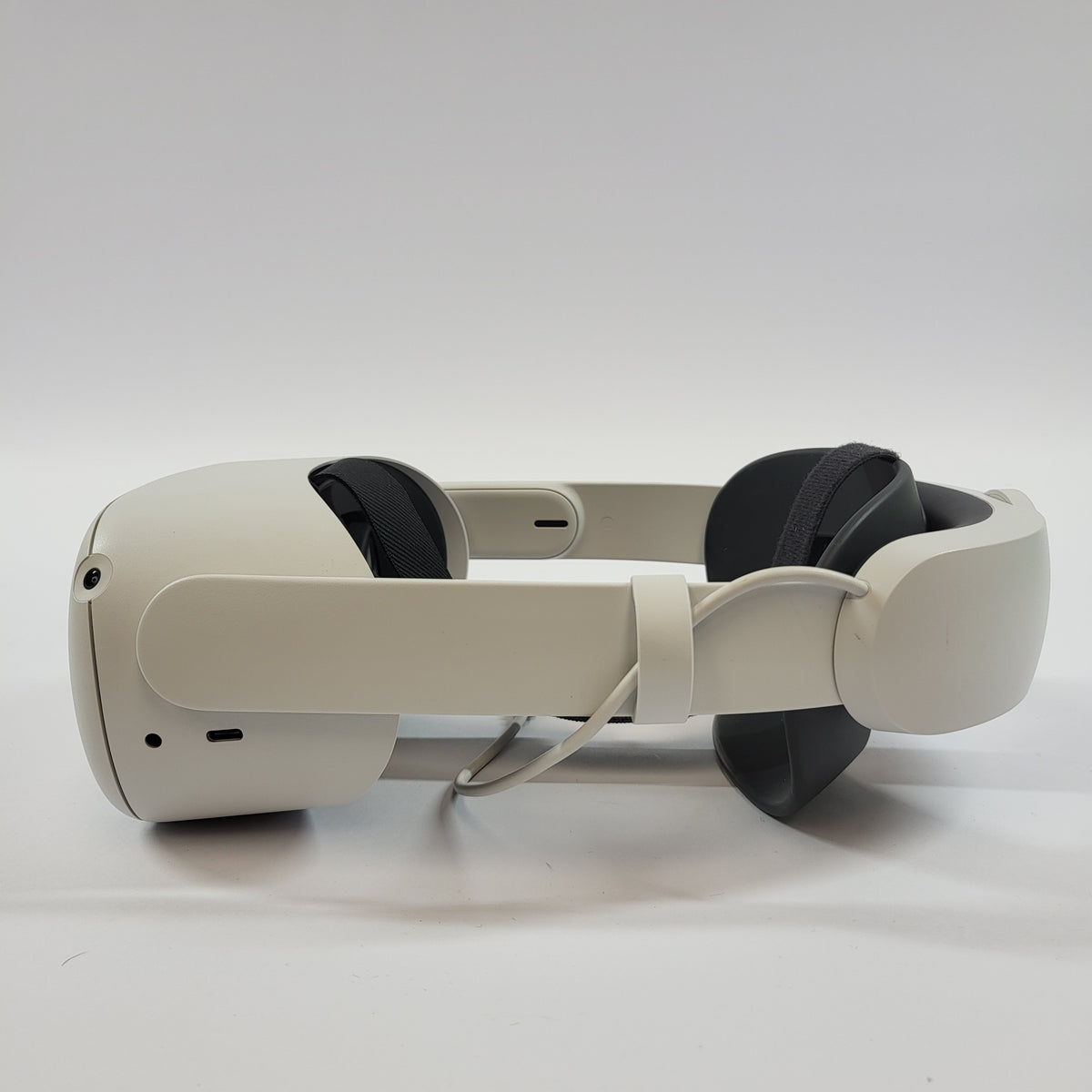 Oculus Quest 2 64GB Standalone All-in-One VR Headset KW49CM